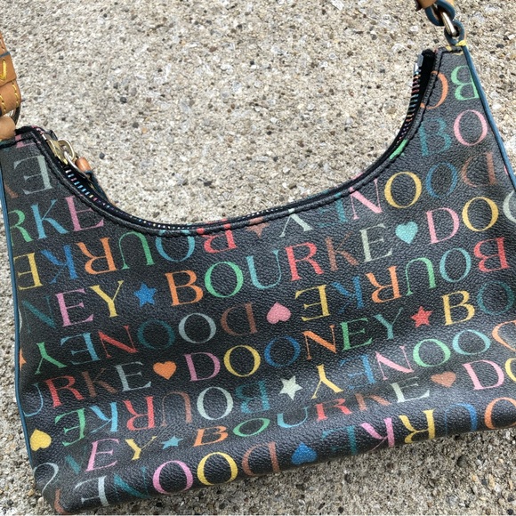 Dooney and Bourke mini shoulder bag - Picture 4 of 4